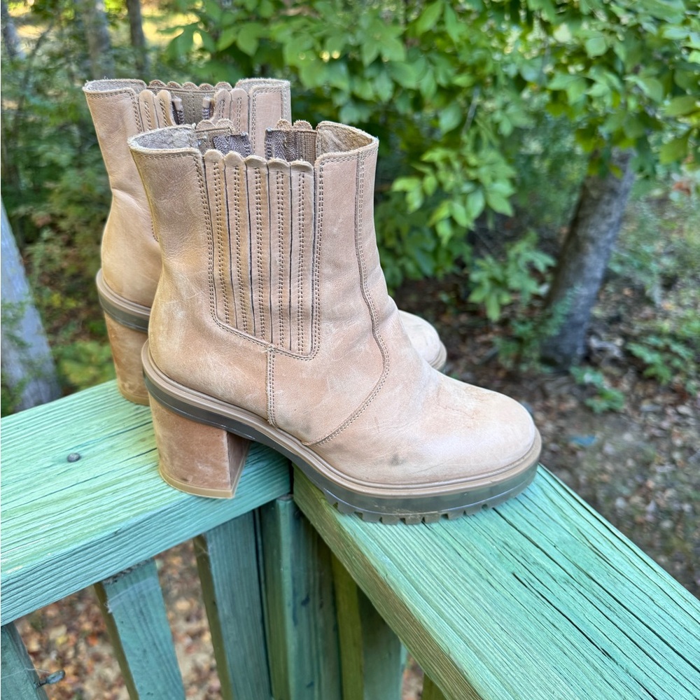 Free People James Chelsea Boot size 37